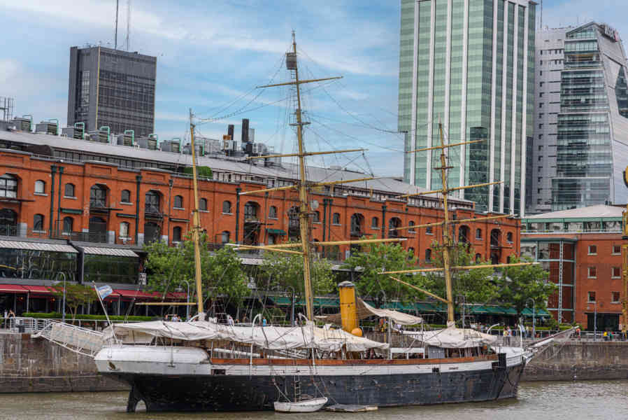 Argentina - Buenos Aires 124 - Puerto Madero - buque museo corbeta A.R.A. Uruguay.jpg